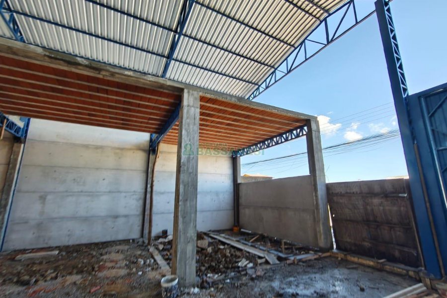 Pavilhão com 430m², no bairro Presidente Vargas em Caxias do Sul para Alugar ou Comprar