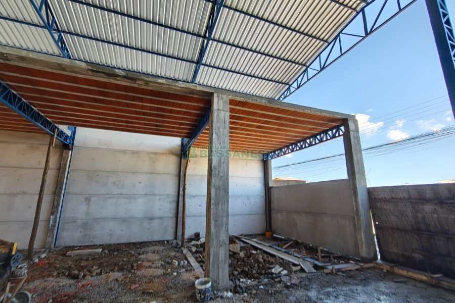 Pavilhão com 430m², no bairro Presidente Vargas em Caxias do Sul para Alugar ou Comprar