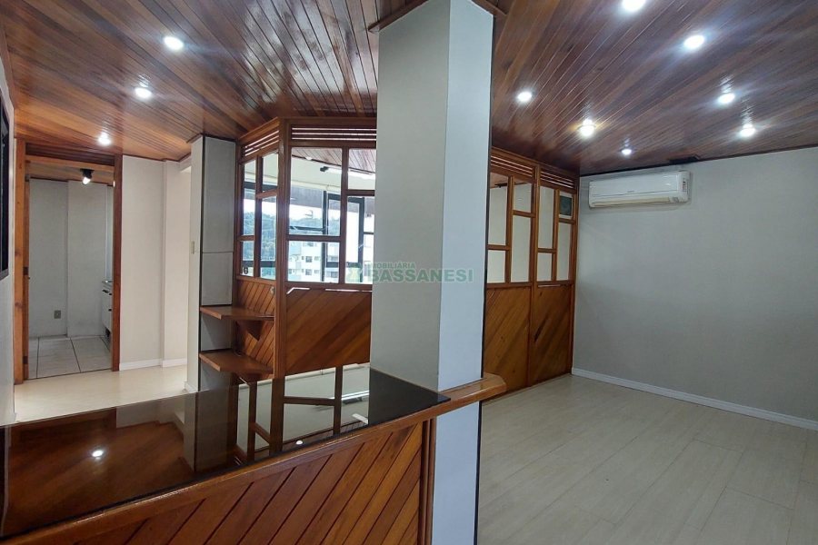 Sala com 60m², no bairro Centro em Caxias do Sul para Alugar