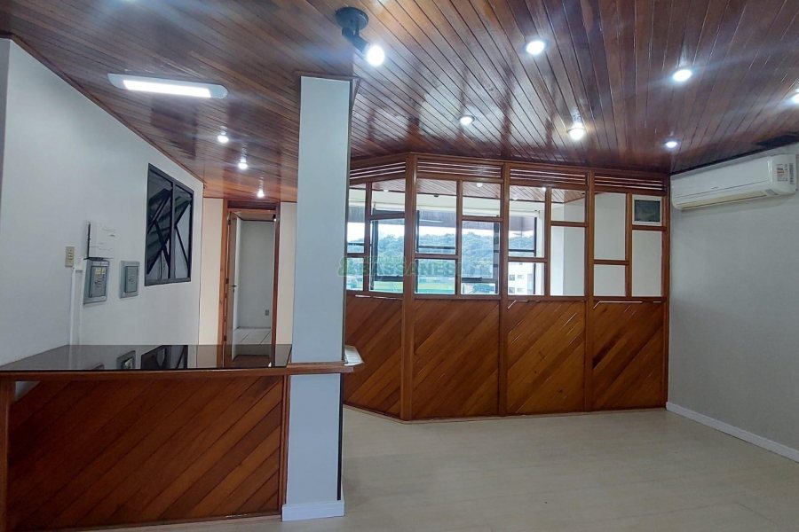 Sala com 60m², no bairro Centro em Caxias do Sul para Alugar