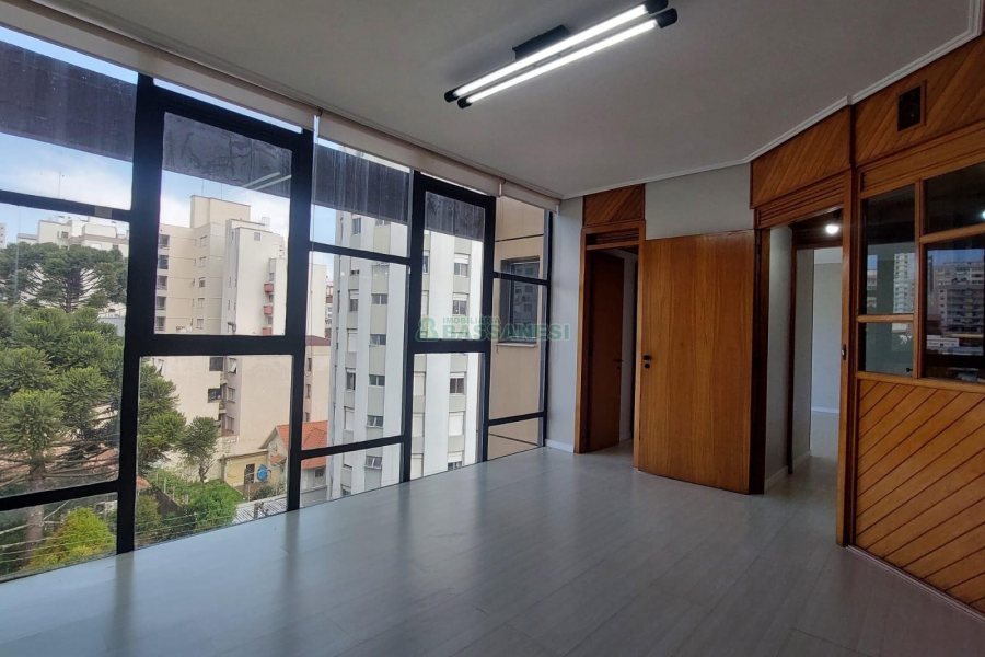 Sala com 60m², no bairro Centro em Caxias do Sul para Alugar