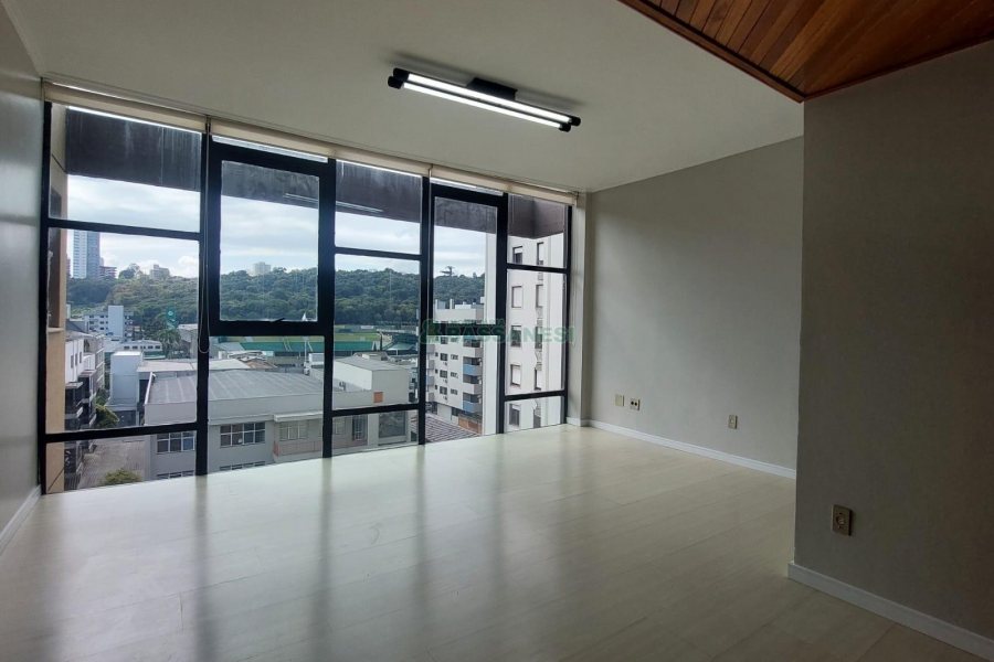 Sala com 60m², no bairro Centro em Caxias do Sul para Alugar