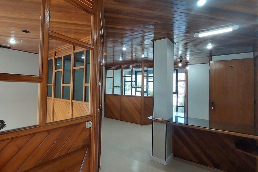 Sala com 60m², no bairro Centro em Caxias do Sul para Alugar