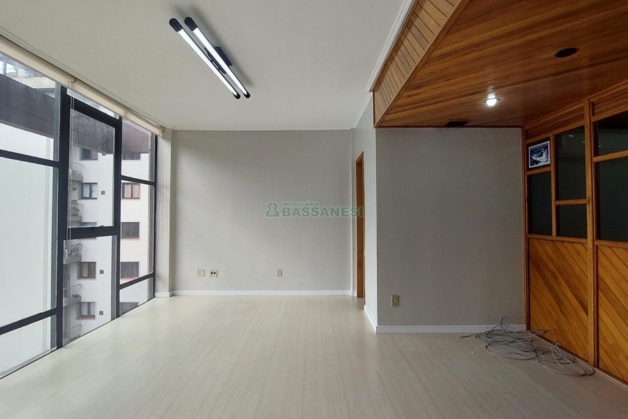 Sala com 60m², no bairro Centro em Caxias do Sul para Alugar