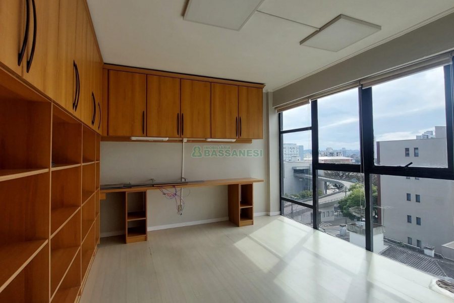 Sala com 60m², no bairro Centro em Caxias do Sul para Alugar