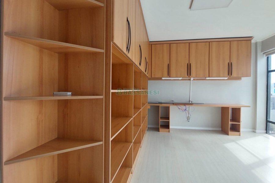 Sala com 60m², no bairro Centro em Caxias do Sul para Alugar