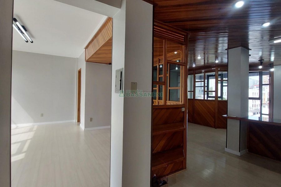 Sala com 60m², no bairro Centro em Caxias do Sul para Alugar