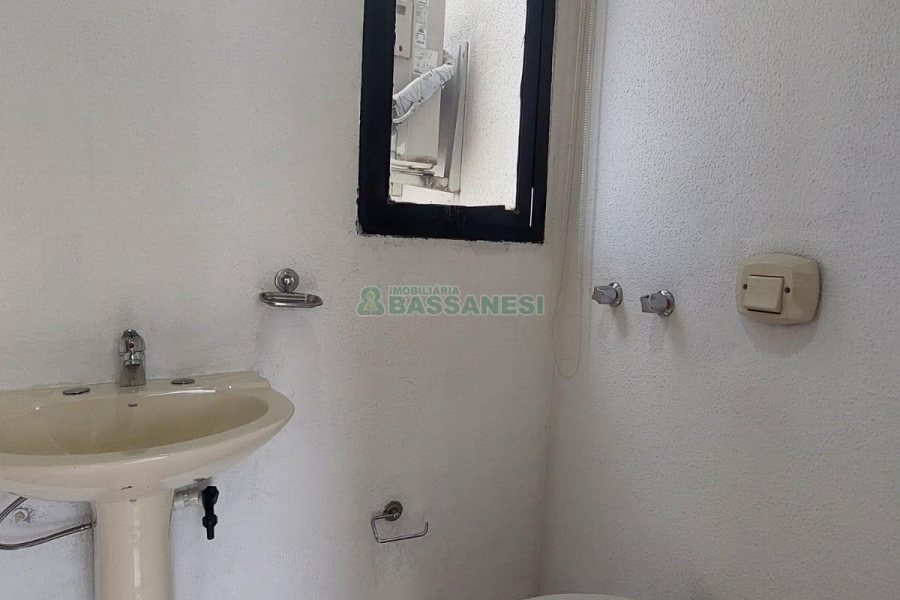 Sala com 60m², no bairro Centro em Caxias do Sul para Alugar