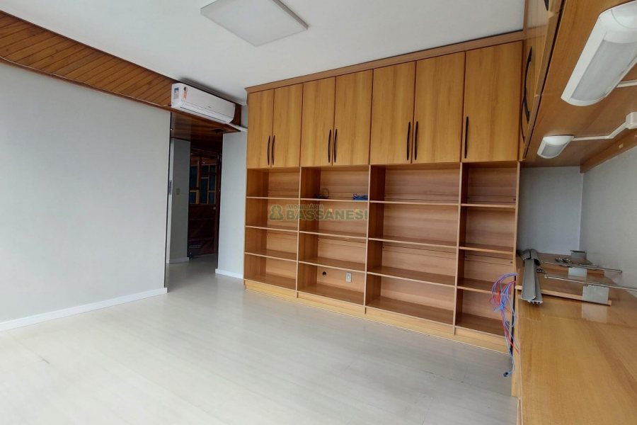 Sala com 60m², no bairro Centro em Caxias do Sul para Alugar