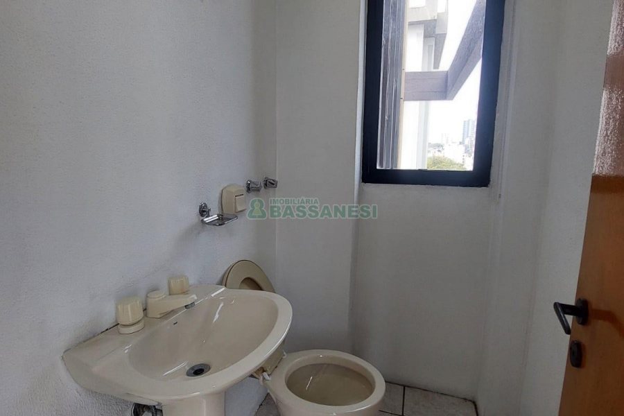 Sala com 60m², no bairro Centro em Caxias do Sul para Alugar