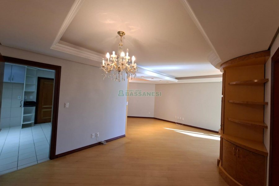 Apartamento com 187m², 3 dormitórios, 2 vagas, no bairro Lourdes em Caxias do Sul para Comprar