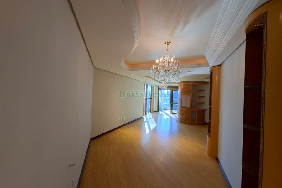Apartamento com 187m², 3 dormitórios, 2 vagas, no bairro Lourdes em Caxias do Sul para Comprar