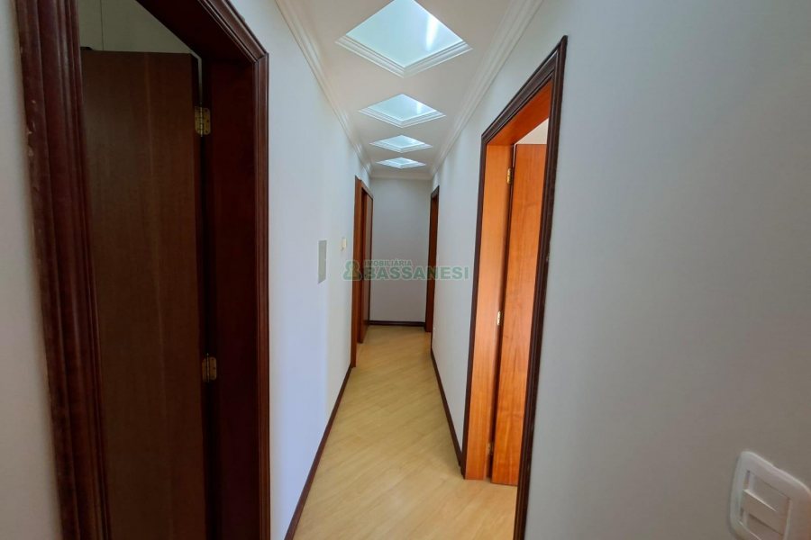 Apartamento com 187m², 3 dormitórios, 2 vagas, no bairro Lourdes em Caxias do Sul para Comprar