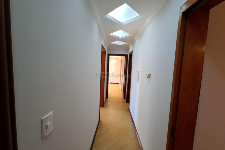 Apartamento com 187m², 3 dormitórios, 2 vagas, no bairro Lourdes em Caxias do Sul para Comprar