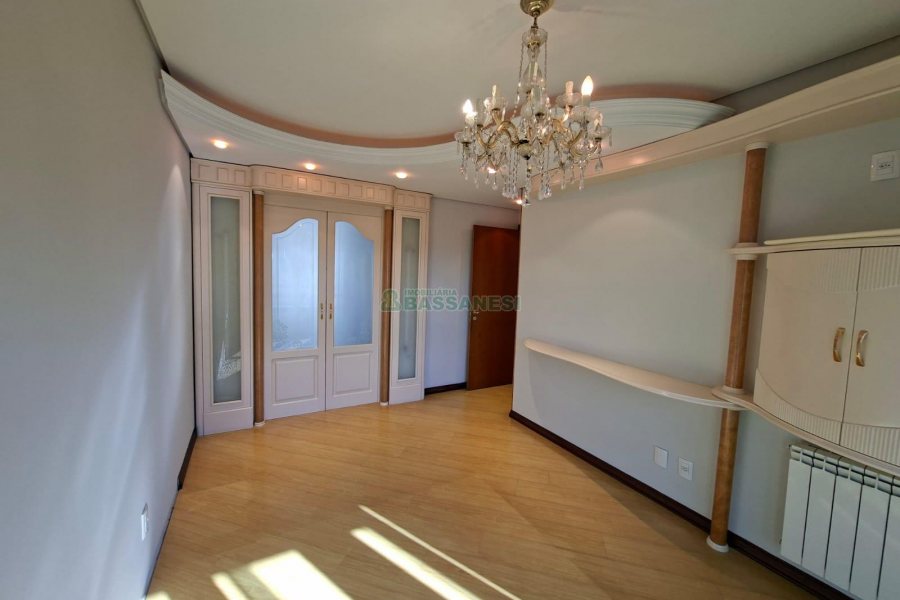 Apartamento com 187m², 3 dormitórios, 2 vagas, no bairro Lourdes em Caxias do Sul para Comprar
