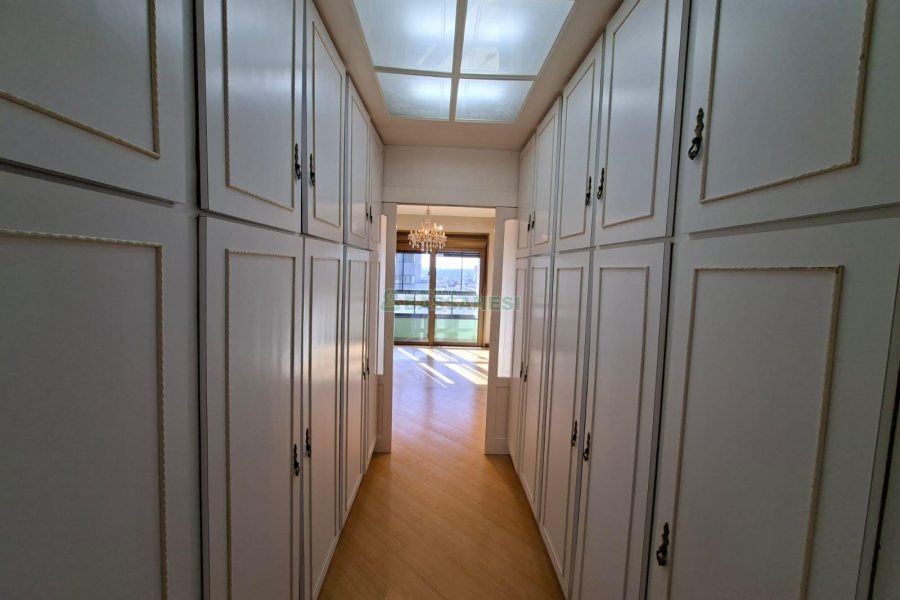 Apartamento com 187m², 3 dormitórios, 2 vagas, no bairro Lourdes em Caxias do Sul para Comprar