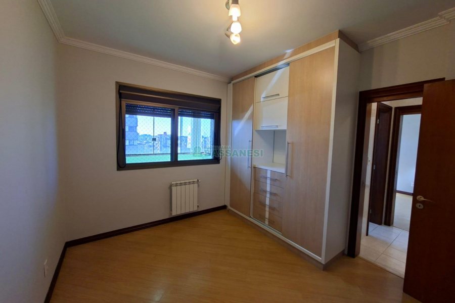 Apartamento com 187m², 3 dormitórios, 2 vagas, no bairro Lourdes em Caxias do Sul para Comprar