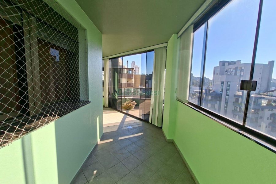 Apartamento com 187m², 3 dormitórios, 2 vagas, no bairro Lourdes em Caxias do Sul para Comprar