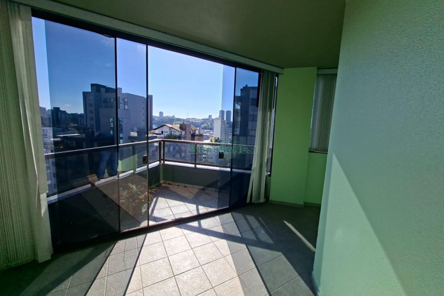 Apartamento com 187m², 3 dormitórios, 2 vagas, no bairro Lourdes em Caxias do Sul para Comprar