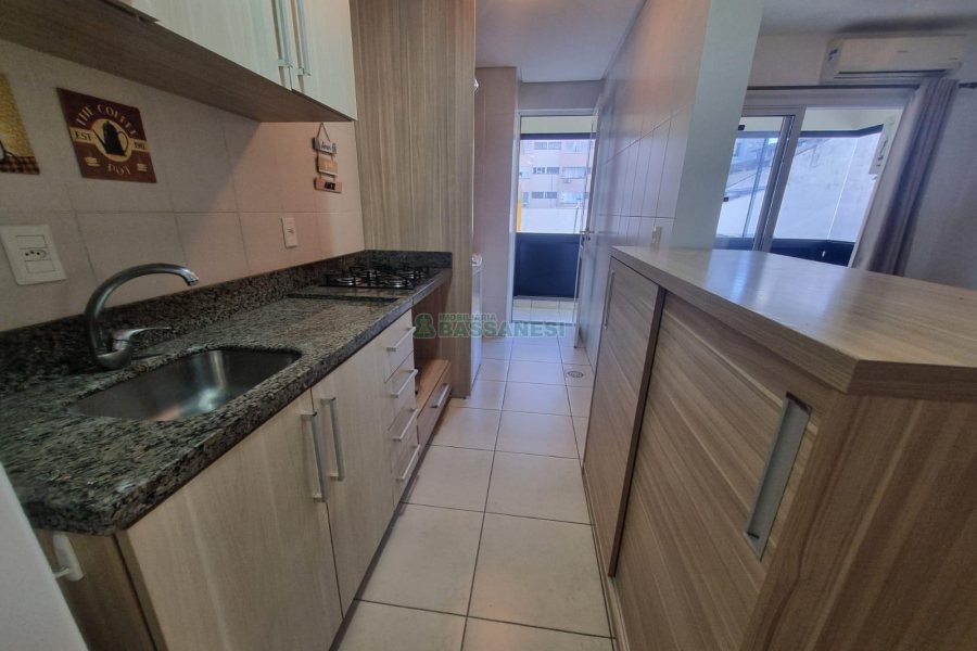 Apto Mobiliado com 70m², 2 dormitórios, no bairro Centro em Caxias do Sul para Alugar