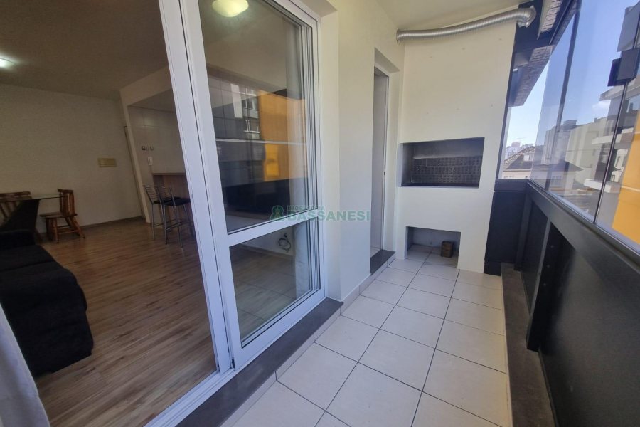 Apto Mobiliado com 70m², 2 dormitórios, no bairro Centro em Caxias do Sul para Alugar
