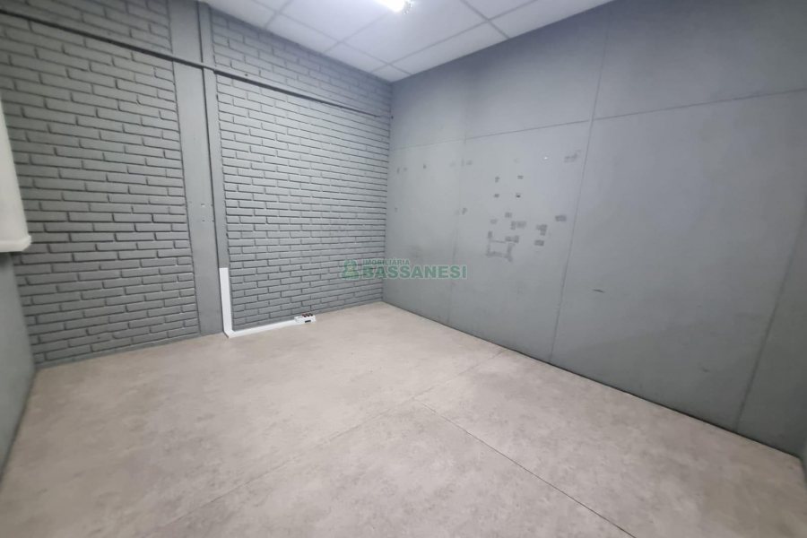 Sala com 600m², no bairro Lourdes em Caxias do Sul para Alugar
