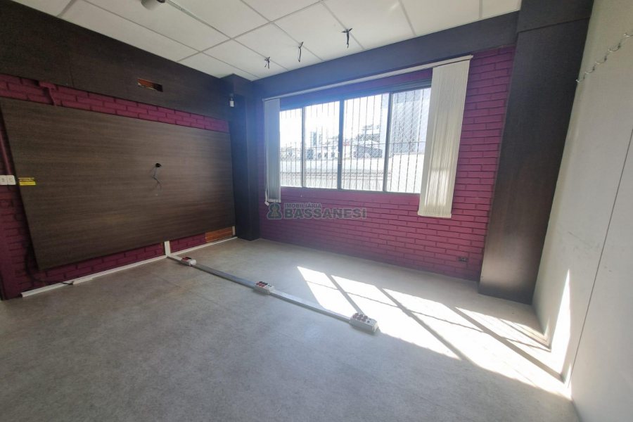 Sala com 600m², no bairro Lourdes em Caxias do Sul para Alugar