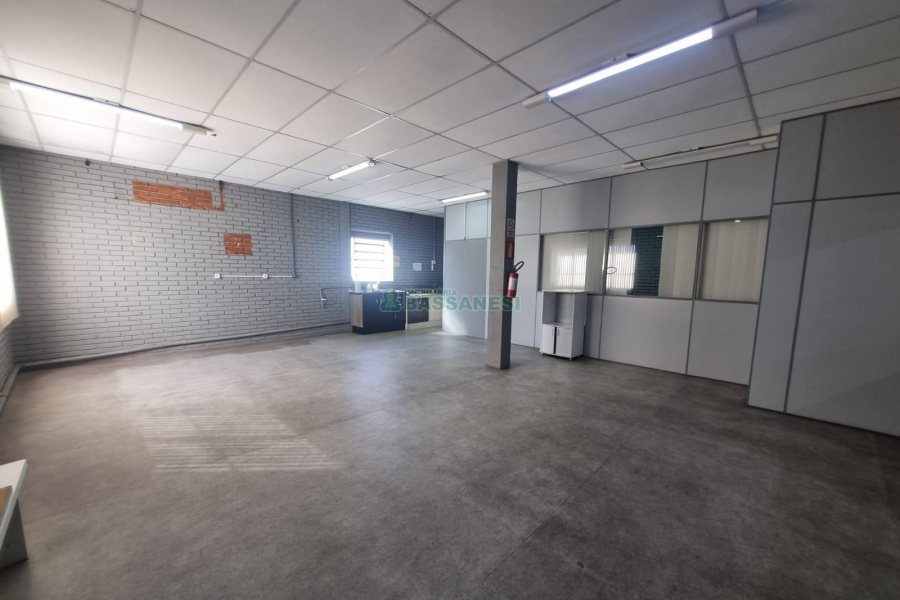 Sala com 600m², no bairro Lourdes em Caxias do Sul para Alugar