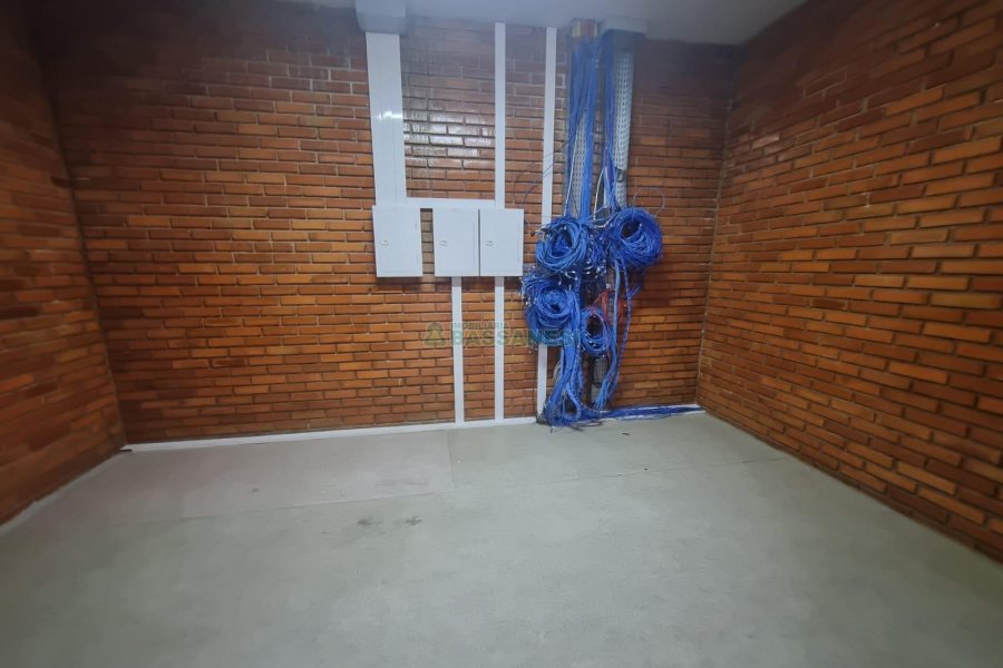 Sala com 600m², no bairro Lourdes em Caxias do Sul para Alugar