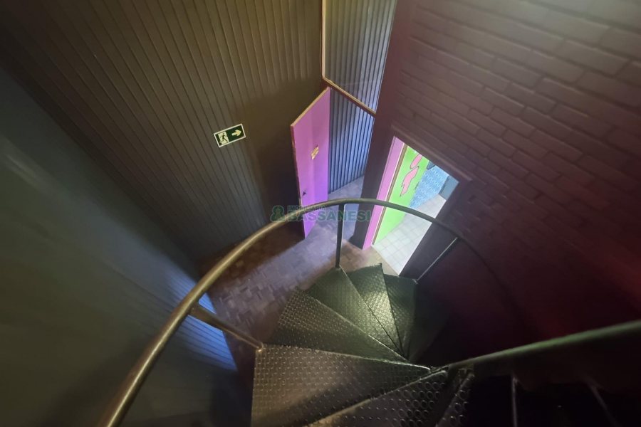 Sala com 600m², no bairro Lourdes em Caxias do Sul para Alugar