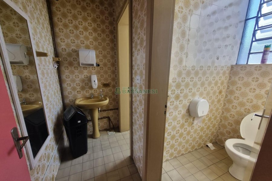 Sala com 600m², no bairro Lourdes em Caxias do Sul para Alugar