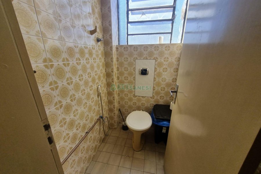 Sala com 600m², no bairro Lourdes em Caxias do Sul para Alugar