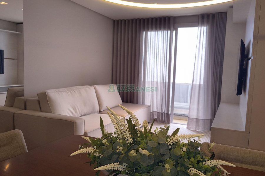 Apartamento com 85m², 2 dormitórios, 2 vagas, no bairro Panazzolo em Caxias do Sul para Comprar
