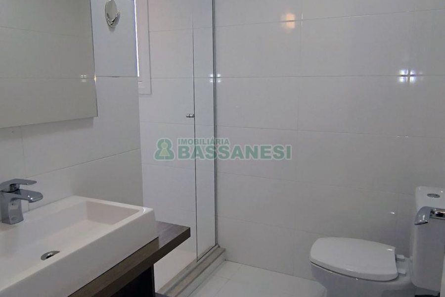 Apartamento com 85m², 2 dormitórios, 2 vagas, no bairro Panazzolo em Caxias do Sul para Comprar