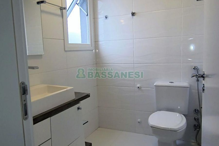 Apartamento com 85m², 2 dormitórios, 2 vagas, no bairro Panazzolo em Caxias do Sul para Comprar