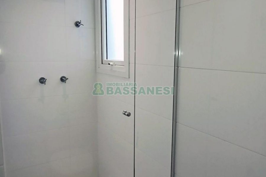 Apartamento com 85m², 2 dormitórios, 2 vagas, no bairro Panazzolo em Caxias do Sul para Comprar