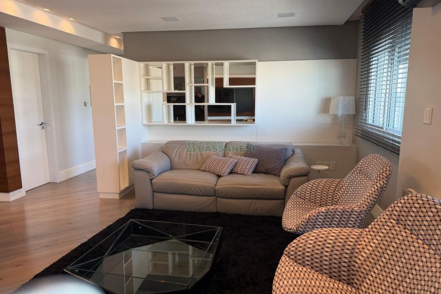 Apartamento com 126m², 2 dormitórios, 3 vagas, no bairro Pio X em Caxias do Sul para Comprar