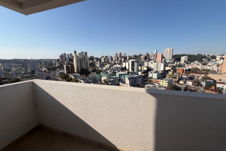 Apartamento com 126m², 2 dormitórios, 3 vagas, no bairro Pio X em Caxias do Sul para Comprar