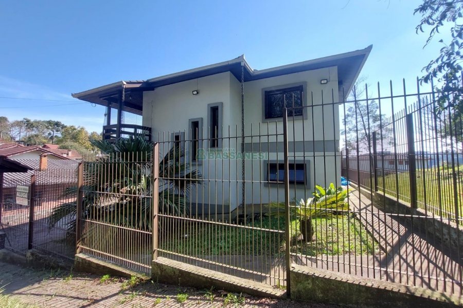 Casa Mobiliada com 115m², 3 dormitórios, 3 vagas, no bairro São Virgílio em Caxias do Sul para Alugar