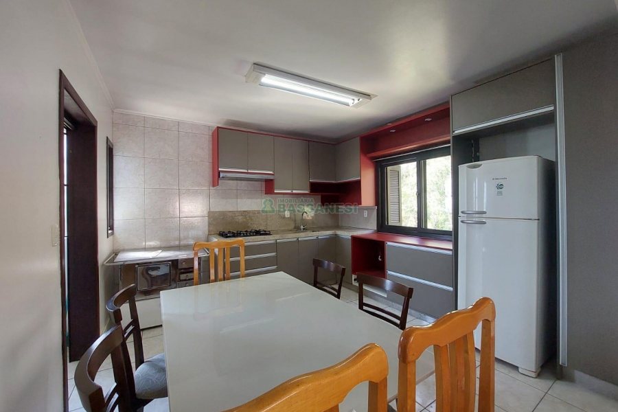 Casa Mobiliada com 115m², 3 dormitórios, 3 vagas, no bairro São Virgílio em Caxias do Sul para Alugar
