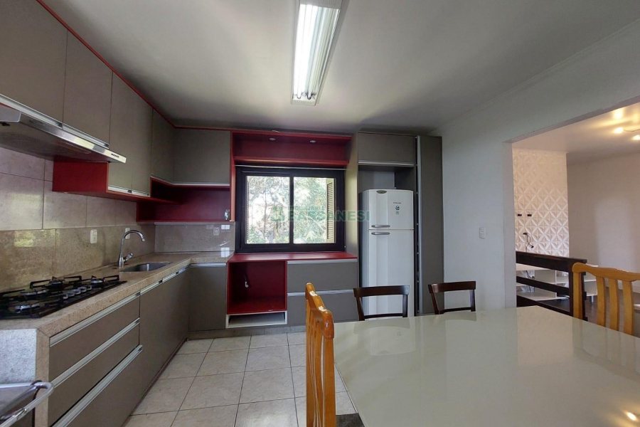 Casa Mobiliada com 115m², 3 dormitórios, 3 vagas, no bairro São Virgílio em Caxias do Sul para Alugar