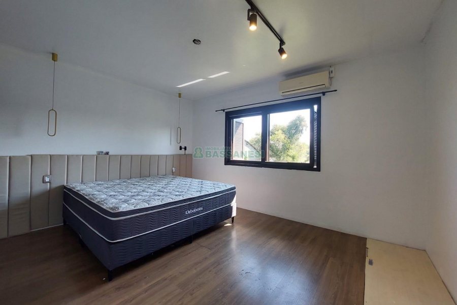 Casa Mobiliada com 115m², 3 dormitórios, 3 vagas, no bairro São Virgílio em Caxias do Sul para Alugar
