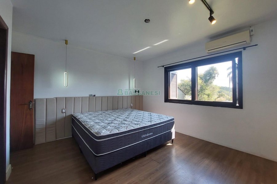 Casa Mobiliada com 115m², 3 dormitórios, 3 vagas, no bairro São Virgílio em Caxias do Sul para Alugar