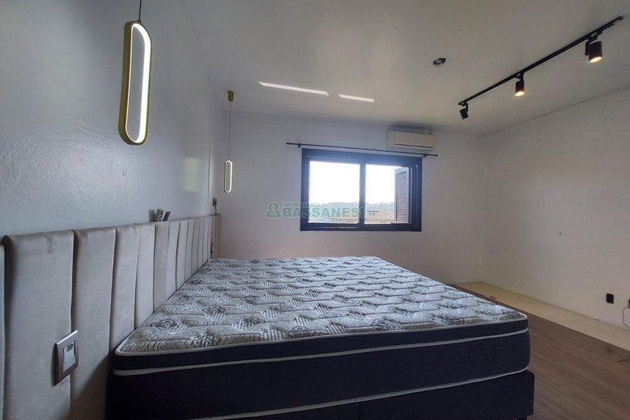 Casa Mobiliada com 115m², 3 dormitórios, 3 vagas, no bairro São Virgílio em Caxias do Sul para Alugar