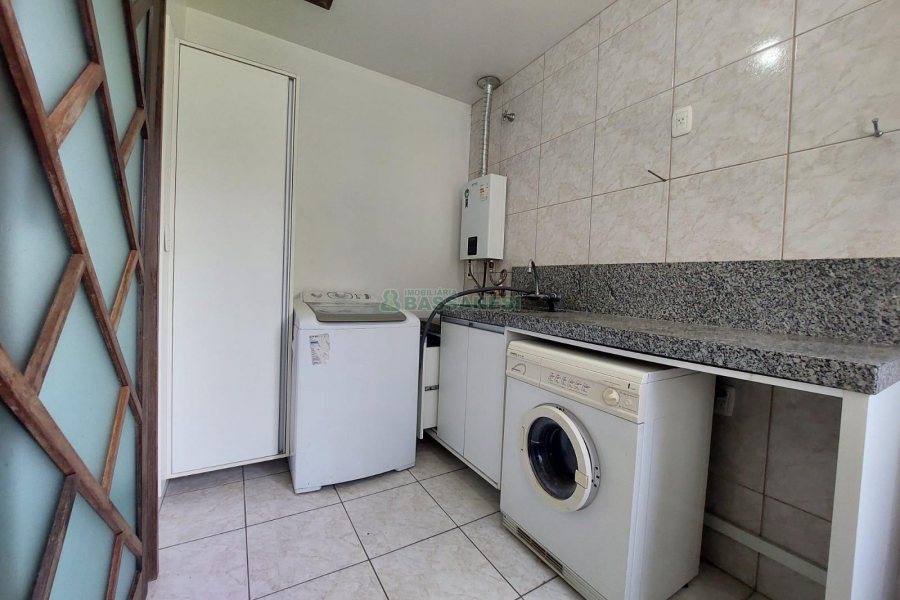 Casa Mobiliada com 115m², 3 dormitórios, 3 vagas, no bairro São Virgílio em Caxias do Sul para Alugar