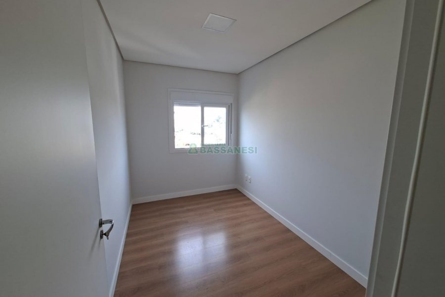 Apartamento com 50m², 2 dormitórios, 1 vaga, no bairro São Leopoldo em Caxias do Sul para Alugar