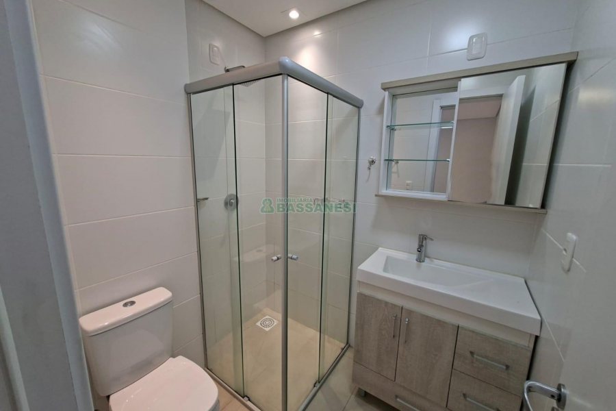 Apartamento com 50m², 2 dormitórios, 1 vaga, no bairro São Leopoldo em Caxias do Sul para Alugar