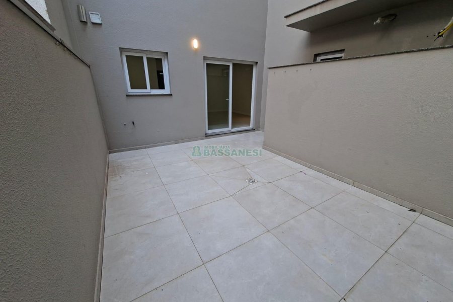 Apartamento com 50m², 2 dormitórios, 1 vaga, no bairro São Leopoldo em Caxias do Sul para Alugar