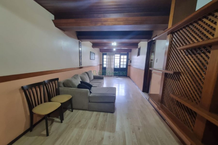 Casa com 311m², 3 dormitórios, 4 vagas, no bairro São Pelegrino em Caxias do Sul para Comprar