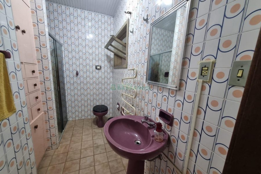 Casa com 311m², 3 dormitórios, 4 vagas, no bairro São Pelegrino em Caxias do Sul para Comprar